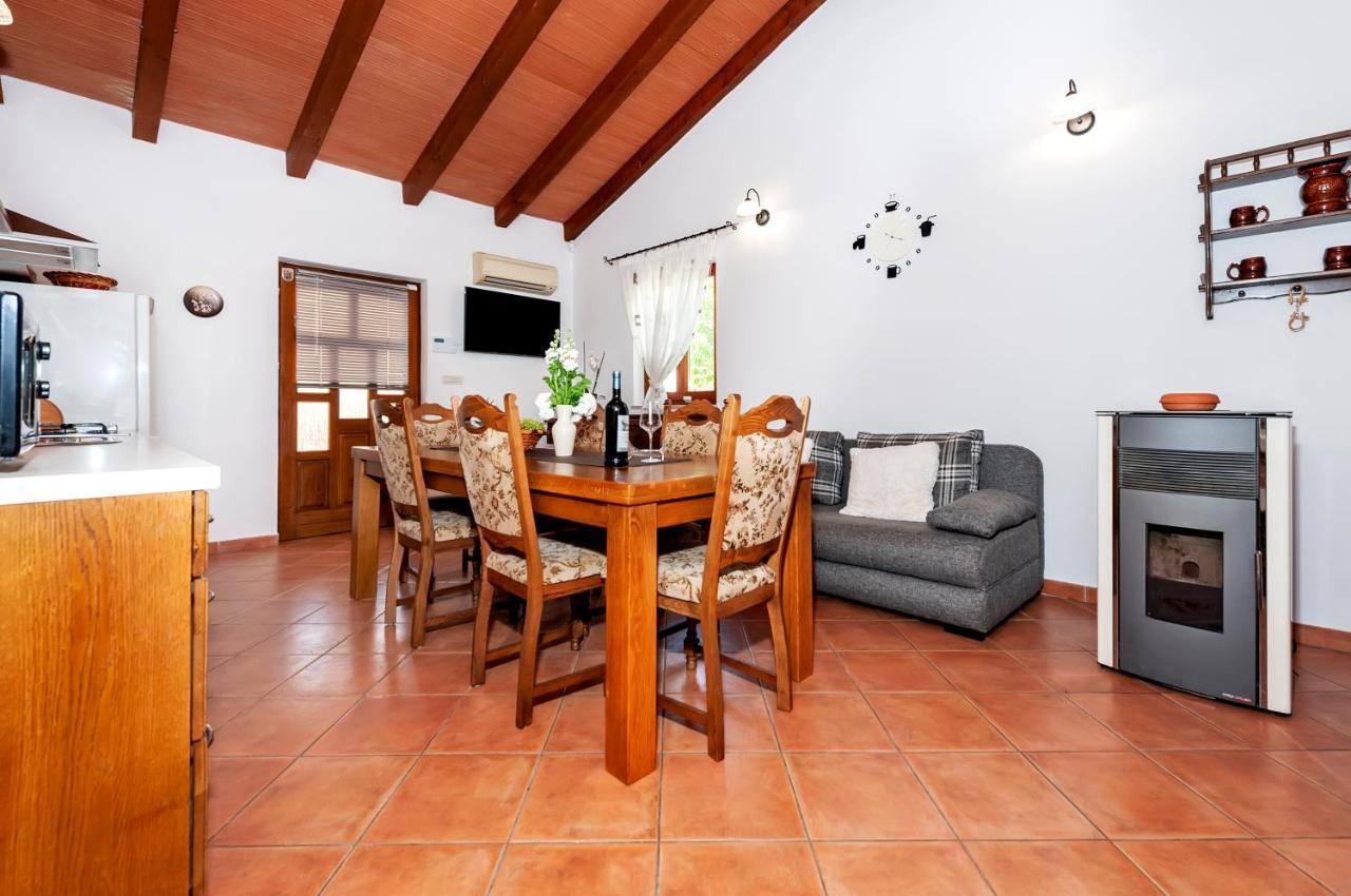 House Ulika Apartment Bale Bagian luar foto