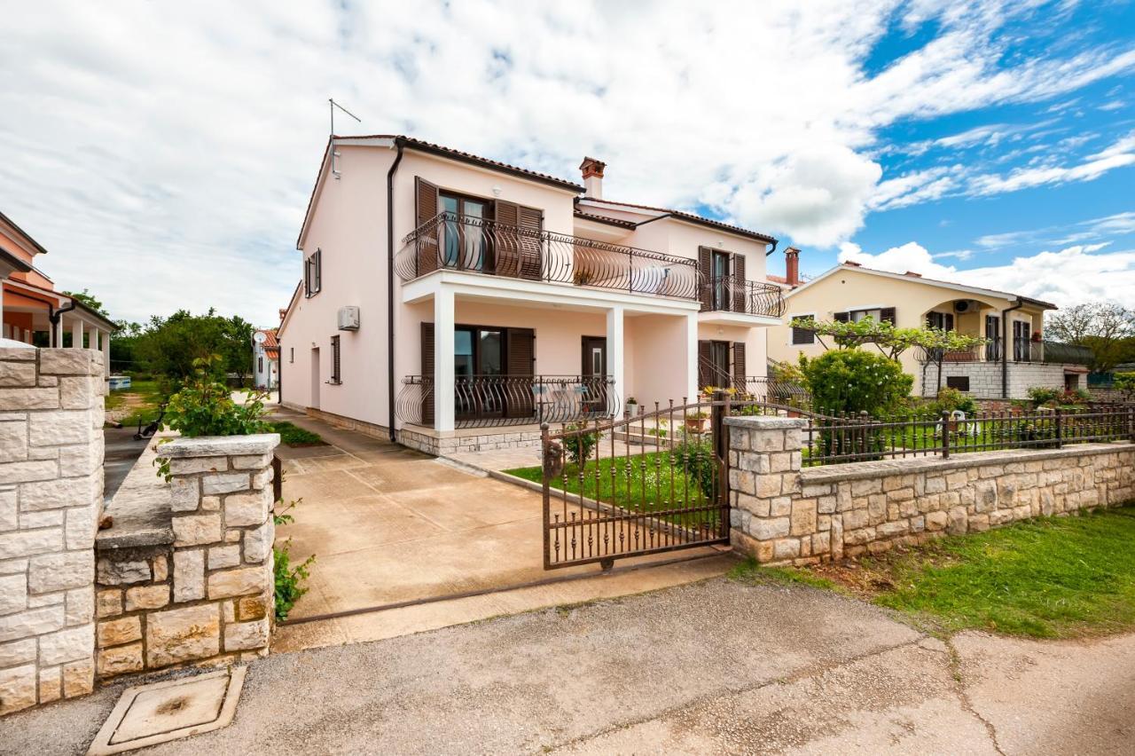 House Ulika Apartment Bale Bagian luar foto